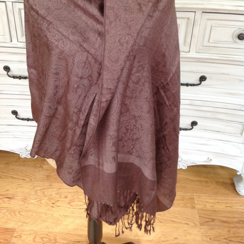 Purple Paisley Jacquard Fringed Wrap